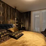 Dh Private Flowers Terrace And Sauna Luxury 2kk, 2x Smarttv-netflix, Free Parking, Gym