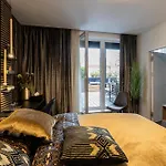 Διαμέρισμα Dh Private Flowers Terrace And Sauna Luxury 2kk, 2x Smarttv-netflix, Free Parking, Gym *