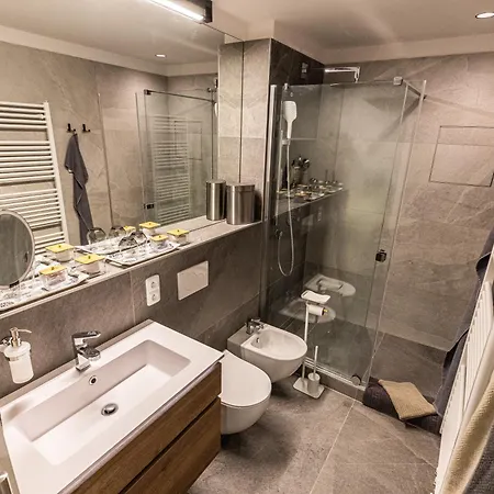 Apartment Dh Private Flowers Terrace And Sauna Luxury 2kk, 2x Smarttv-netflix, Free Parking, Gym *