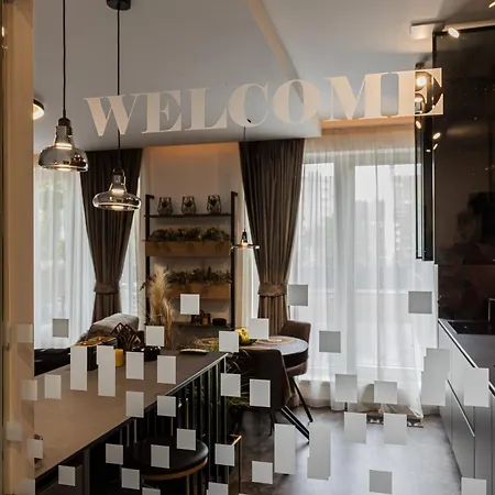 Dh Private Flowers Terrace And Sauna Luxury 2kk, 2x Smarttv-netflix, Free Parking, Gym