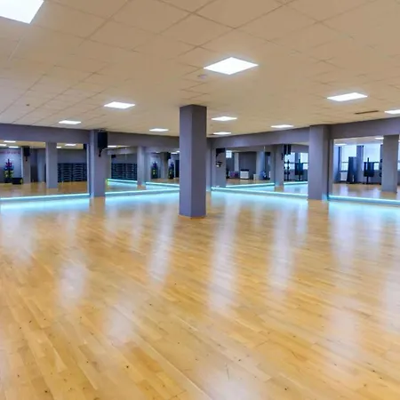 Dh Private Flowers Terrace And Sauna Luxury 2kk, 2x Smarttv-netflix, Free Parking, Gym
