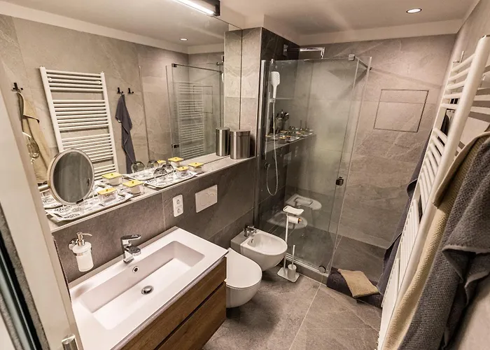 Apartment Dh Private Flowers Terrace And Sauna Luxury 2kk, 2x Smarttv-netflix, Free Parking, Gym *