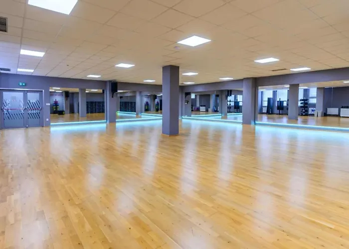 Dh Private Flowers Terrace And Sauna Luxury 2kk, 2x Smarttv-netflix, Free Parking, Gym